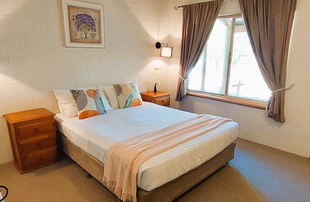 Currawong Cottage Hunter Valley central to wineries restaurants & attractions