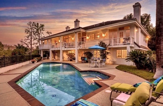 Custom 3,600sf Fallbrook Retreat: Wedding Guests Family Couples-Wine Golf Coast