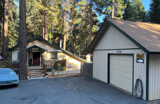 Custom Home in Almanor Pines