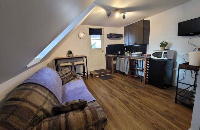 Cute 1-bedroom apartment with AC and WiFi in charming Edmundston