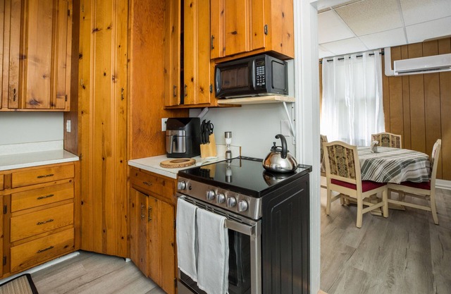 Cute 2 Bedroom House