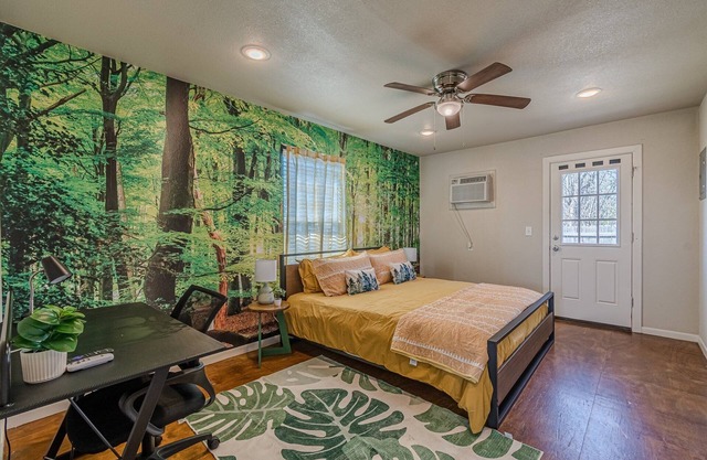 Cute and cozy 1b1b near Botanical Gardens with washer and dryer