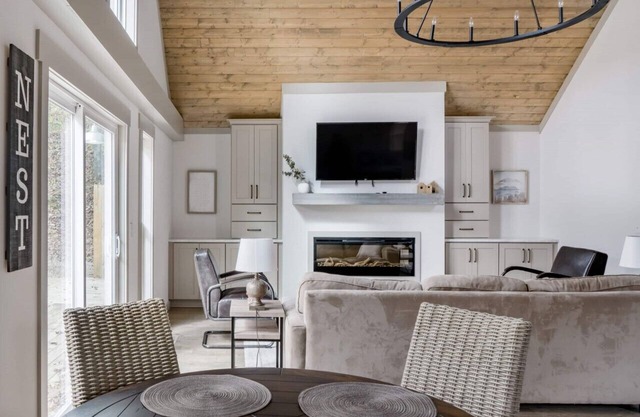 Cute Cabin hidden just 30 mins from Nashville