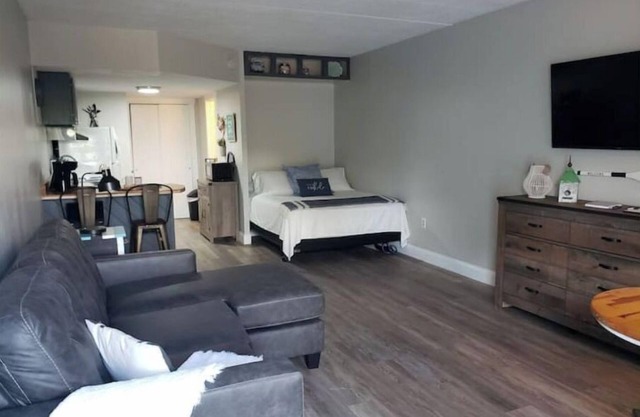 Cute condo with pool