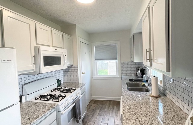 Cute & Convenient house 1 mile from Churchill Downs!