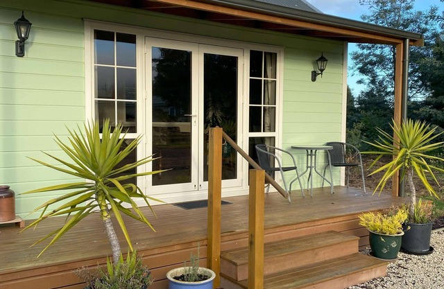 Cute cottage in Rotherham village. Ideal for a couples retreat.