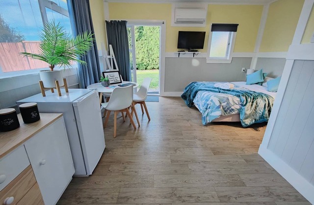 Cute Cottage - Opposite Bungee *No Service Fee*