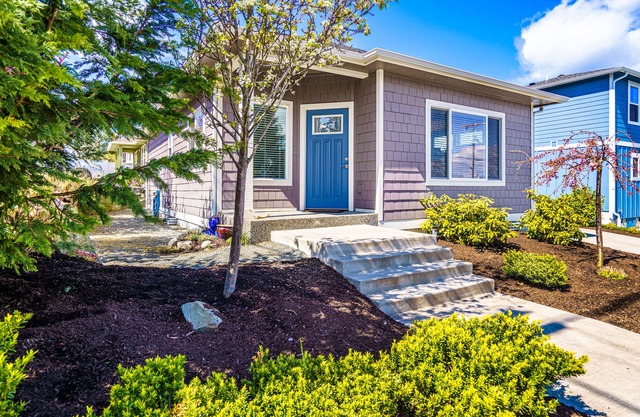 Cute cottage, peek-a-boo view close to everything Anacortes has to offer.