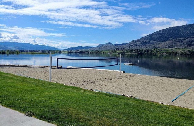 Cute & Cozy Cottage on Osoyoos Lake
