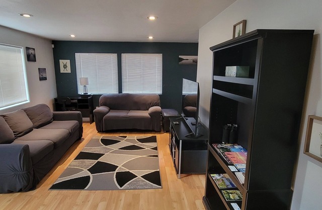 Cute Duplex in Mt. View - Anchorage, Ak