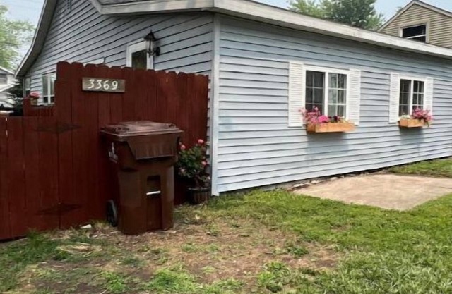 Cute 'n Cozy Lake Erie Cottage
