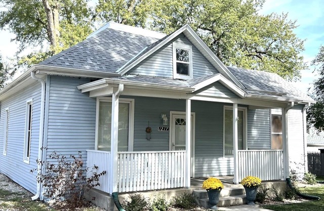 Cute & quiet Boho House. King size bed!