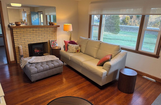 Cute Retro House in Knoxville Countryside