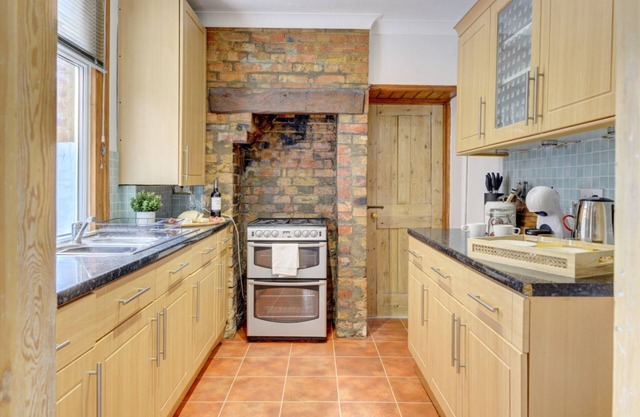 Cute Victorian House with Suntrap Garden | Good Parking eco-Service LET by SILVA
