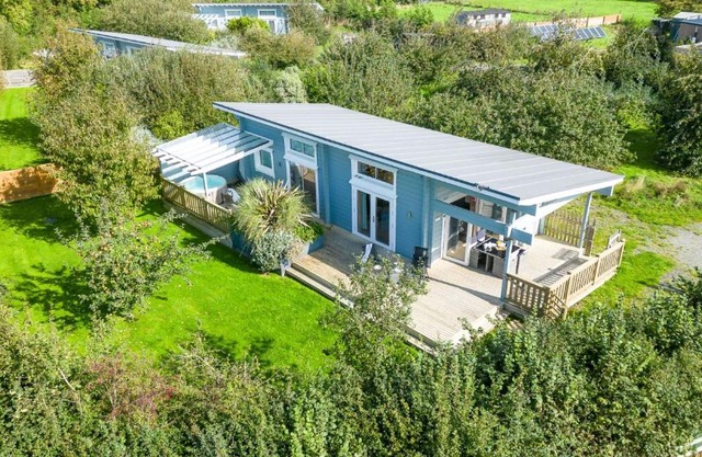 Cutterbrough, Great Field Lodges