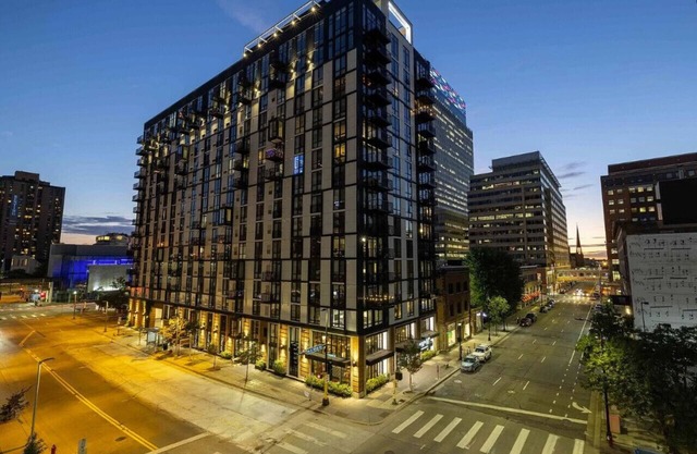 CW/2 Bed/Sky Lounge/Rooftop Pool/Gym/DD