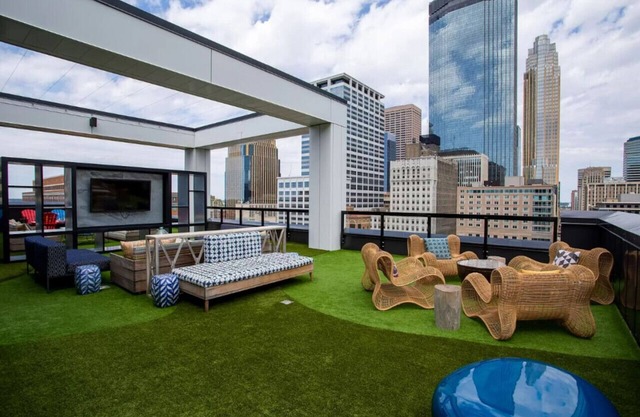 CW Studio Sky Lounge Rooftop Pool Gym G