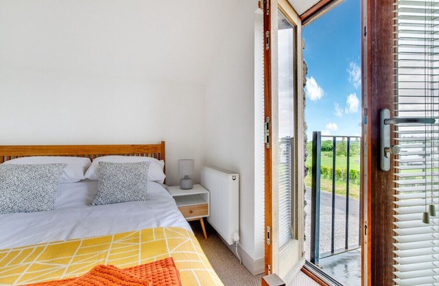 Cwt y Bugail - Two Bedroom House, Sleeps 3