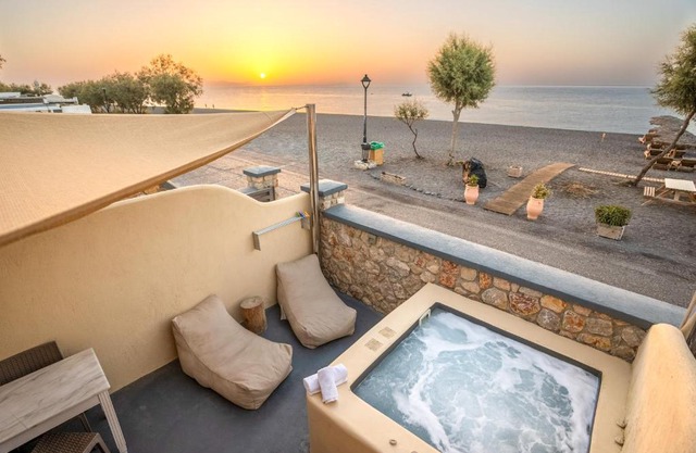 Cyclops Beach Apartments