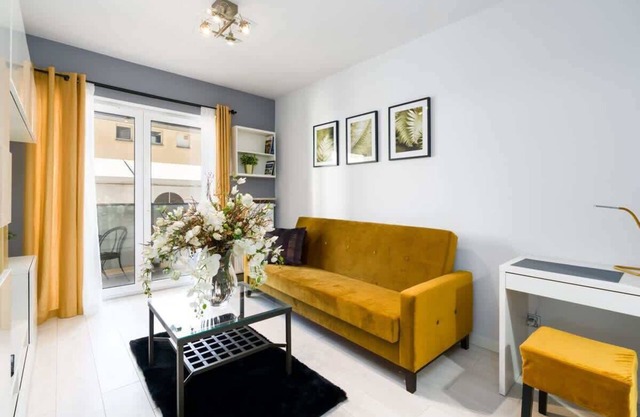 Czarnieckiego 4B | Bright Apartment | Parking
