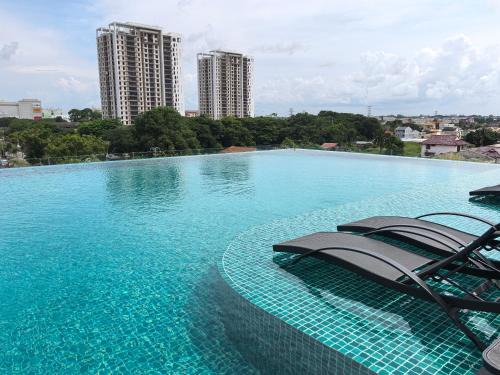D Aman Infinity Pool Homestay 03