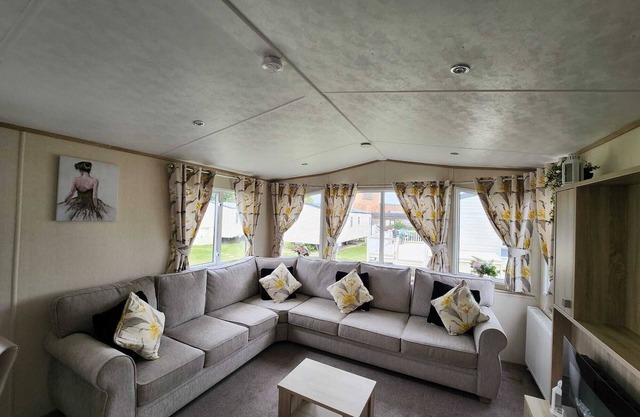 D&AShortBreaks-StMargaretsBay-WiFi-Parking