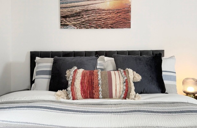 D' Elegant Comfort - Fine Luxury 2Bed Flat + Private Garden/Patio - FreeParking