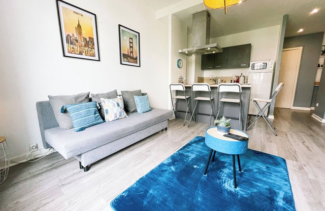 #D5 | Blue Lagoon 🩵| T3 Sleeps 6 | Caserne de Bonne