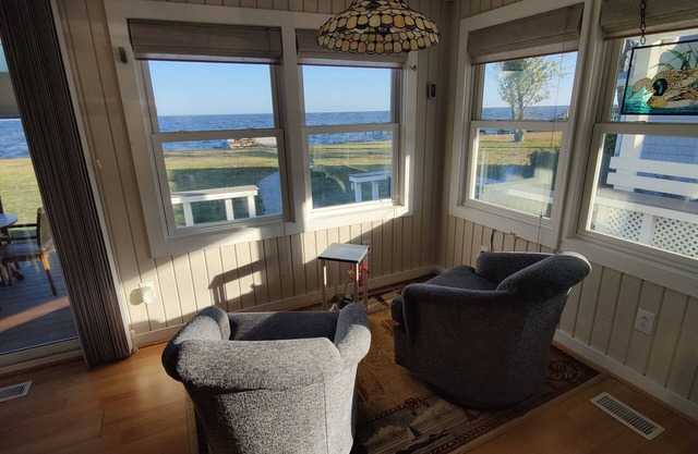 Da Rivah cottage along Bulls Bay