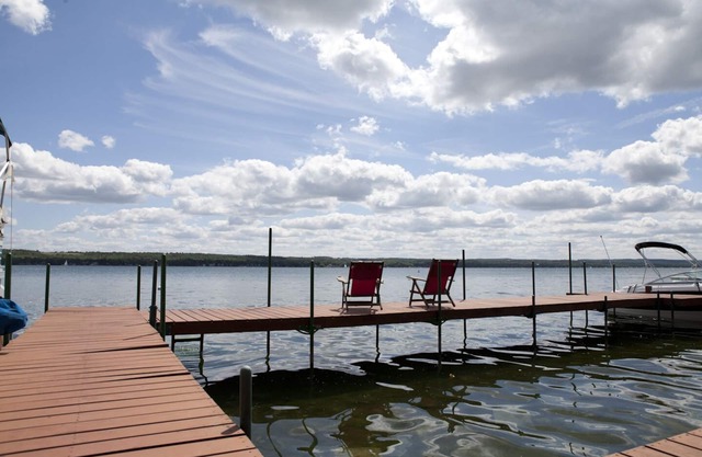 Dad's Cottagen★ Private waterfront plus 3 King suites★
