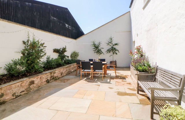 DAIRY COTTAGE, family friendly, with a garden in Kirkby Stephen