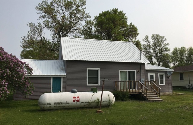 Dakota Hunting House - Furnished for Extended Stays - Pet Friendly