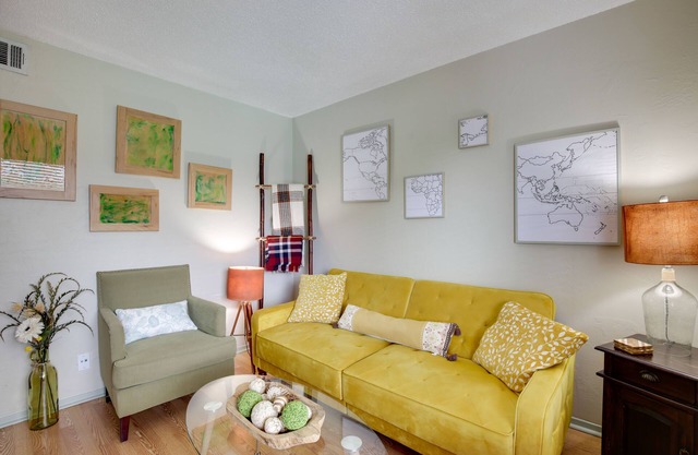 Dallas Condo w/Pool Access - Walk to Knox Street!