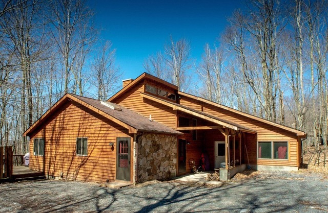 Dancing Bear - 349 Ridge RoadnnDancing Bear - Private Wooded Lot, Pet Friendly, Lake Access