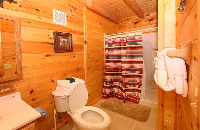 Dare To Bear #238 - Two Bedroom Cabin