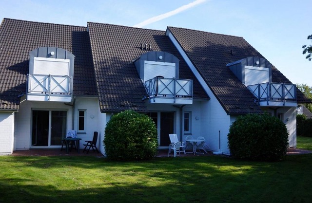 Darßer Weg 38 Whg. 21 - Cozy vacation apartment in an apartment house in