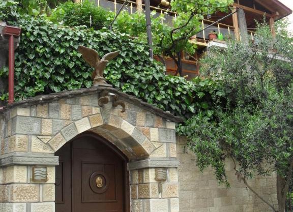 Dauti Guesthouse