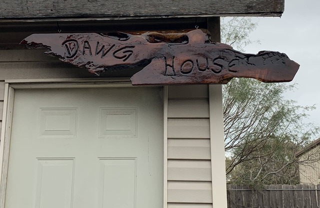 DAWG HOUSE quiet get away centrally located in Corpus Christi