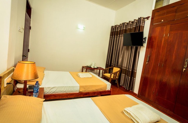 Dayanithi Guest House
