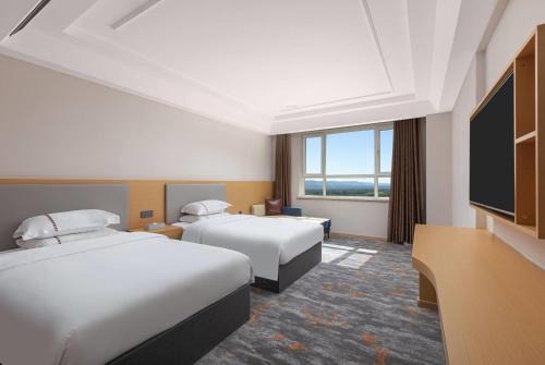 Days Hotel by Wyndham Xinyuan Nalati Airport