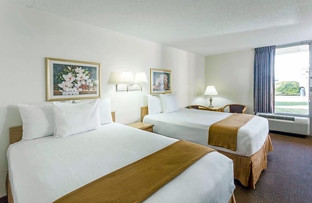 Days Inn by Wyndham Adel-South Georgia-Motorsports Park