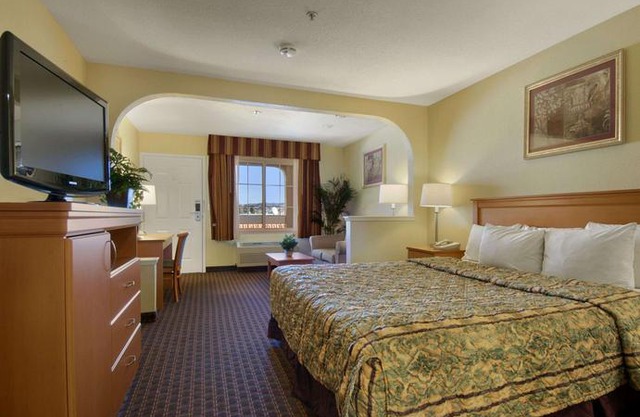 Days Inn by Wyndham Hayward Airport