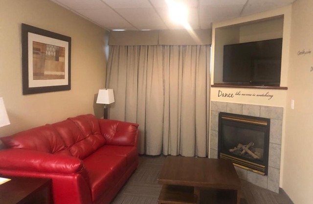 Days Inn by Wyndham Hinton