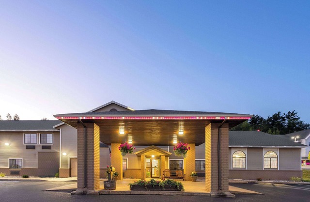 Days Inn by Wyndham Iron Mountain