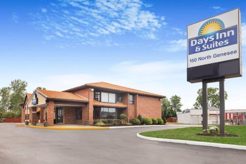 Days Inn by Wyndham Utica