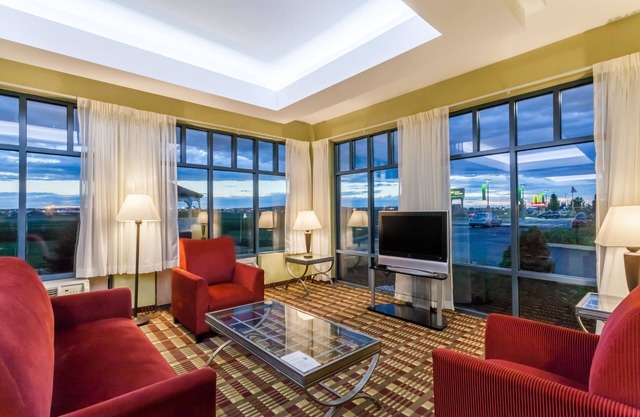 Days Inn by Wyndham Windsor Locks/Bradley Intl Airport