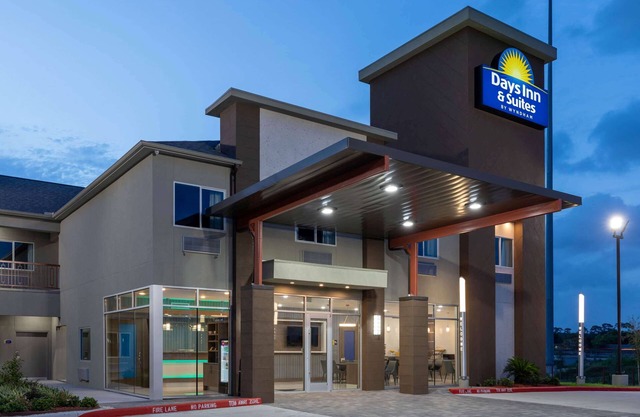 Days Inn & Suites by Wyndham Downtown/University of Houston