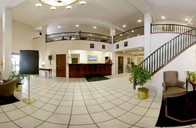 Days Inn & Suites by Wyndham Hickory