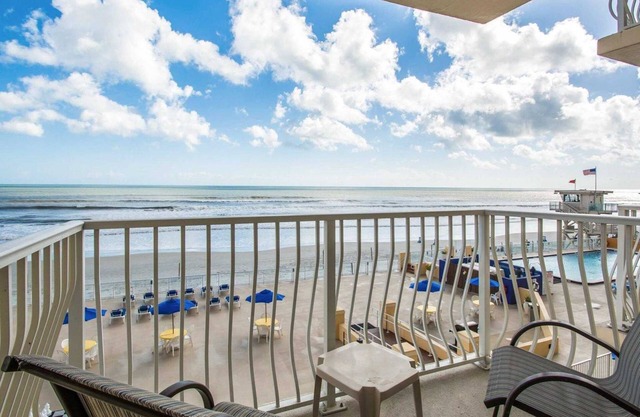 Daytona 500 Weekend Feb. 13-18, 2020 ~ 2 BR/1 Bath Oceanfront Villa