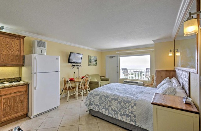 Daytona Beach Studio with Oceanfront Balcony and Pool!